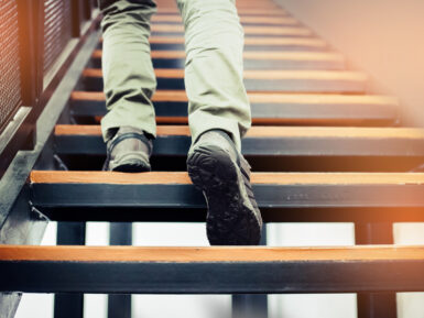 3 conseils pour rendre les escaliers sûrs en entreprise