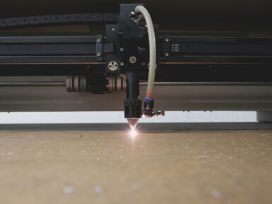 Les avantages du marquage laser industriel pour la traçabilité des produits