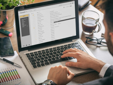 Je me permets de te relancer : la stratégie gagnante pour maintenir le contact